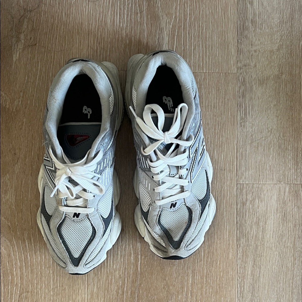 New Balance Classic White and Gray Running Shoes 9060